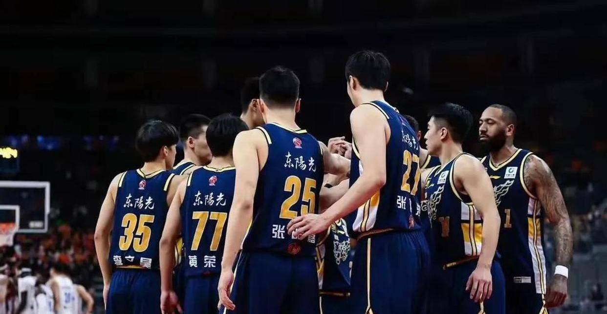 塔斯马尼亚联冲击季军,年轻球员表现亮眼的简单介绍 塔斯马尼亚联冲击季军,年轻球员表现亮眼的简单介绍