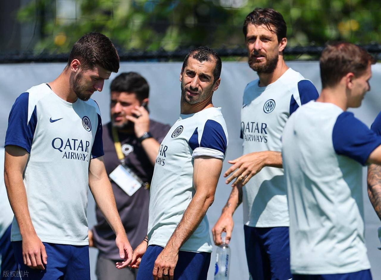 包含南美洲豪门对抗欧洲劲旅，足球赛事纷纷上演的词条