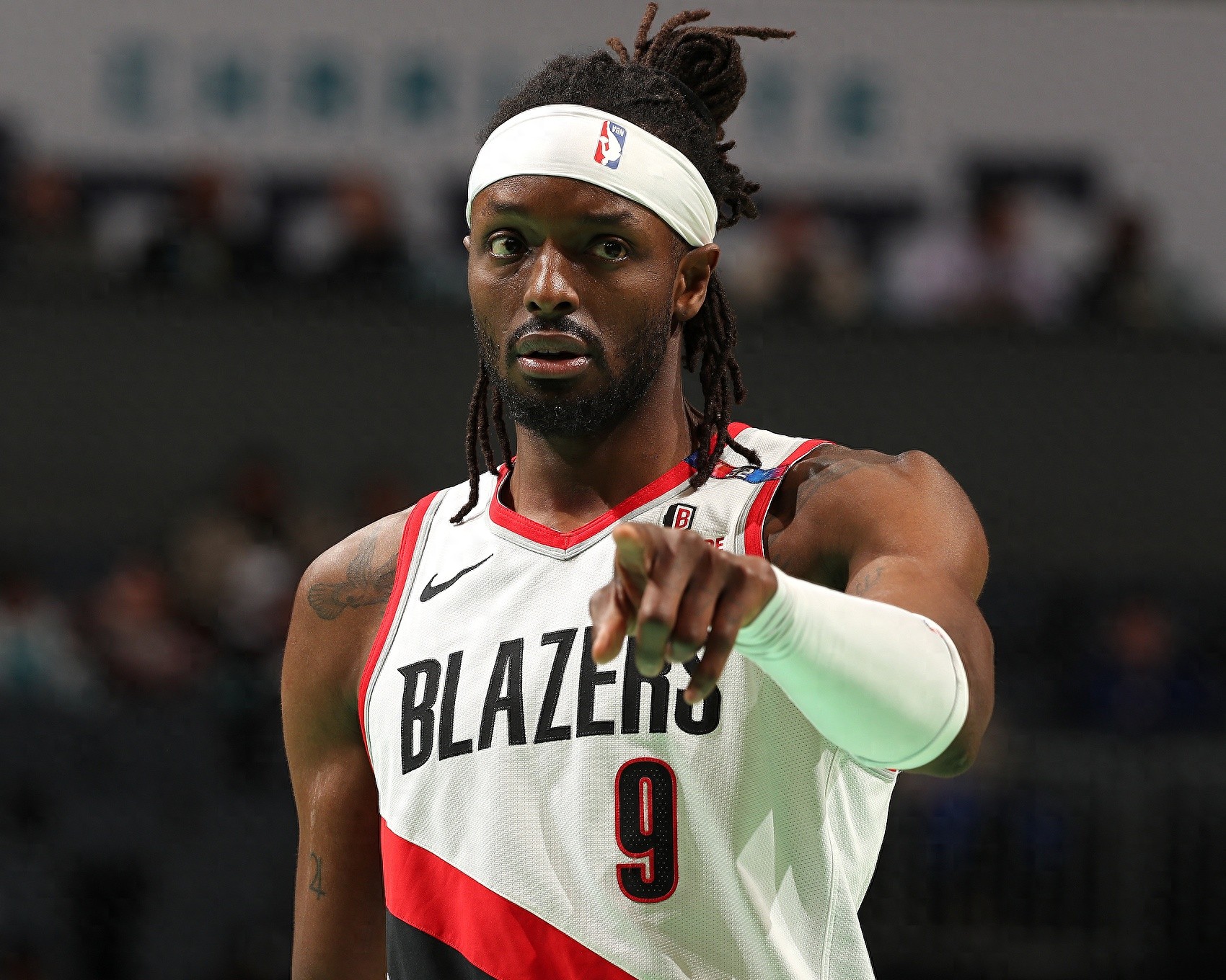 1xBit体育平台-黄蜂击败开拓者，主场优势明显