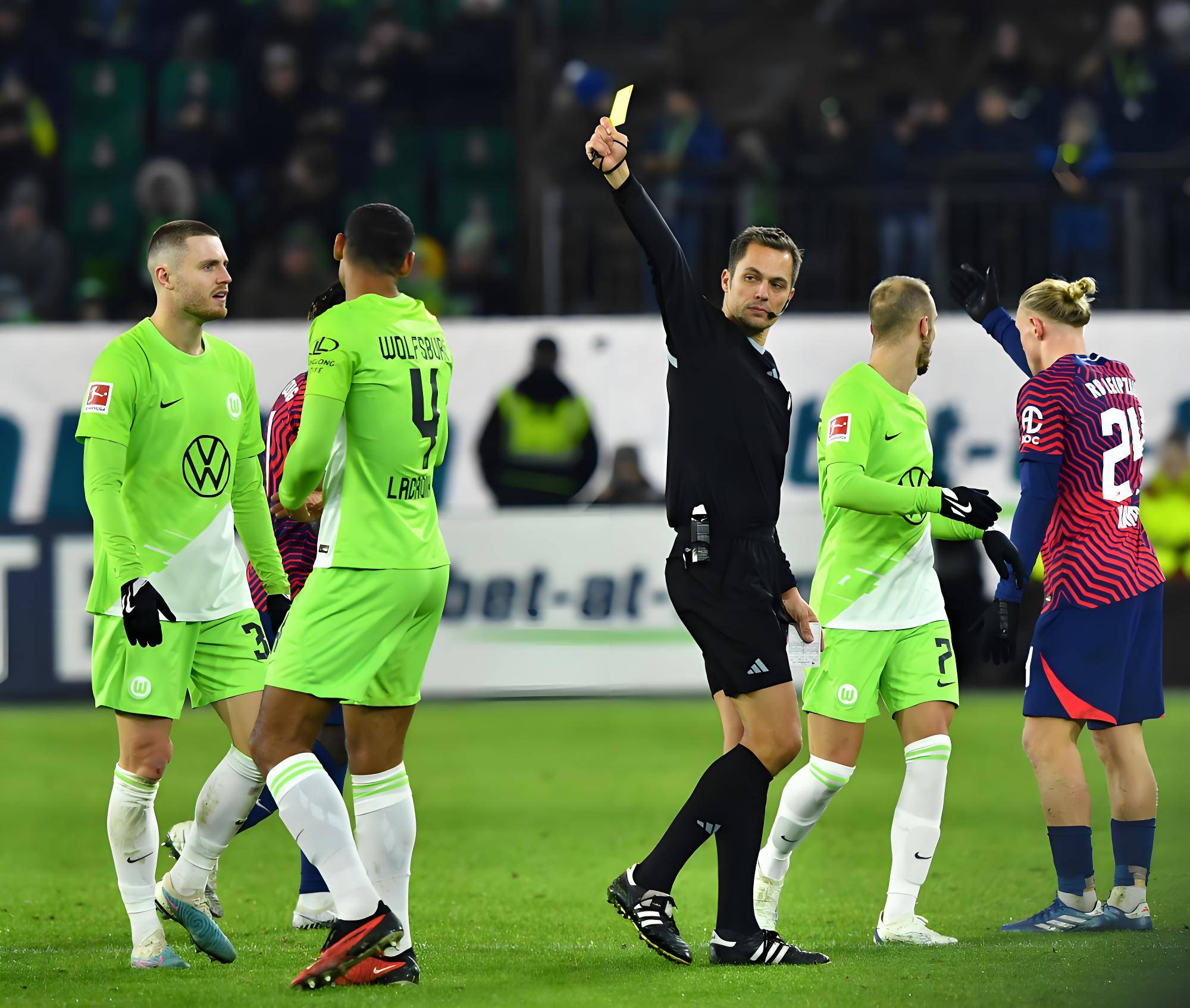 1xBit体育官网入口-关于沃尔夫斯堡主场遭遇大败，危险走势的信息