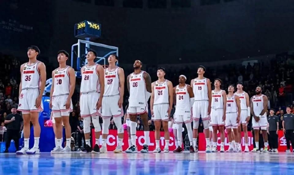 1xBit体育网站入口-包含广东阵容压倒性优势，完胜对手取得胜利的词条